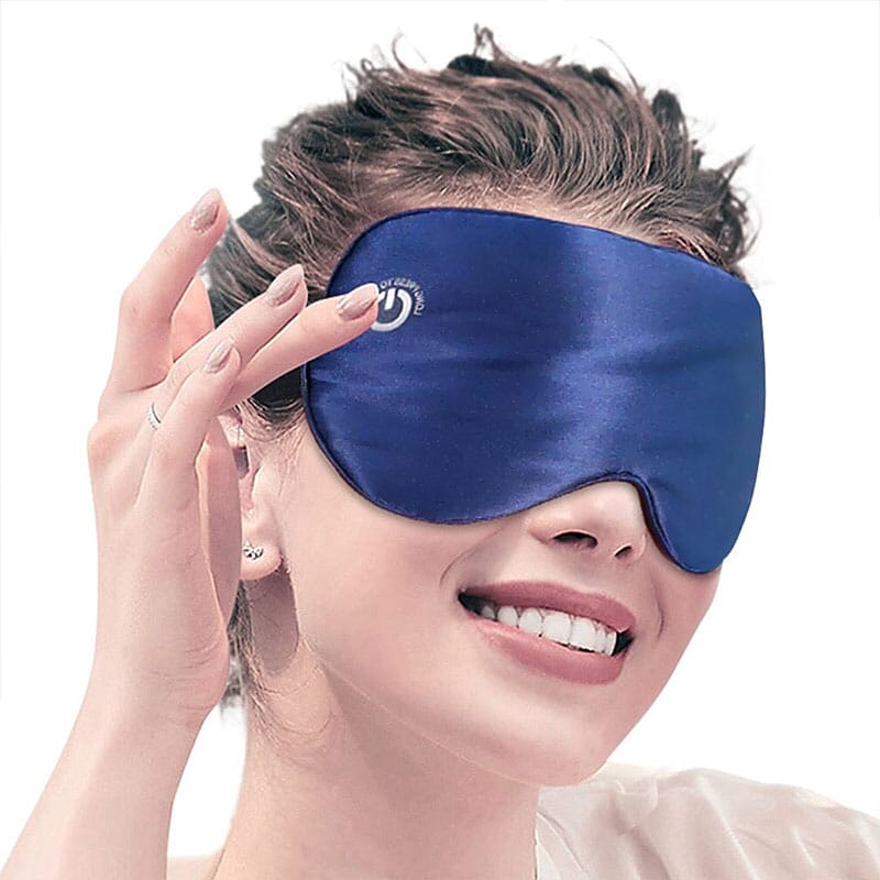 Masque chuaffant en soie bleu facile à porter
